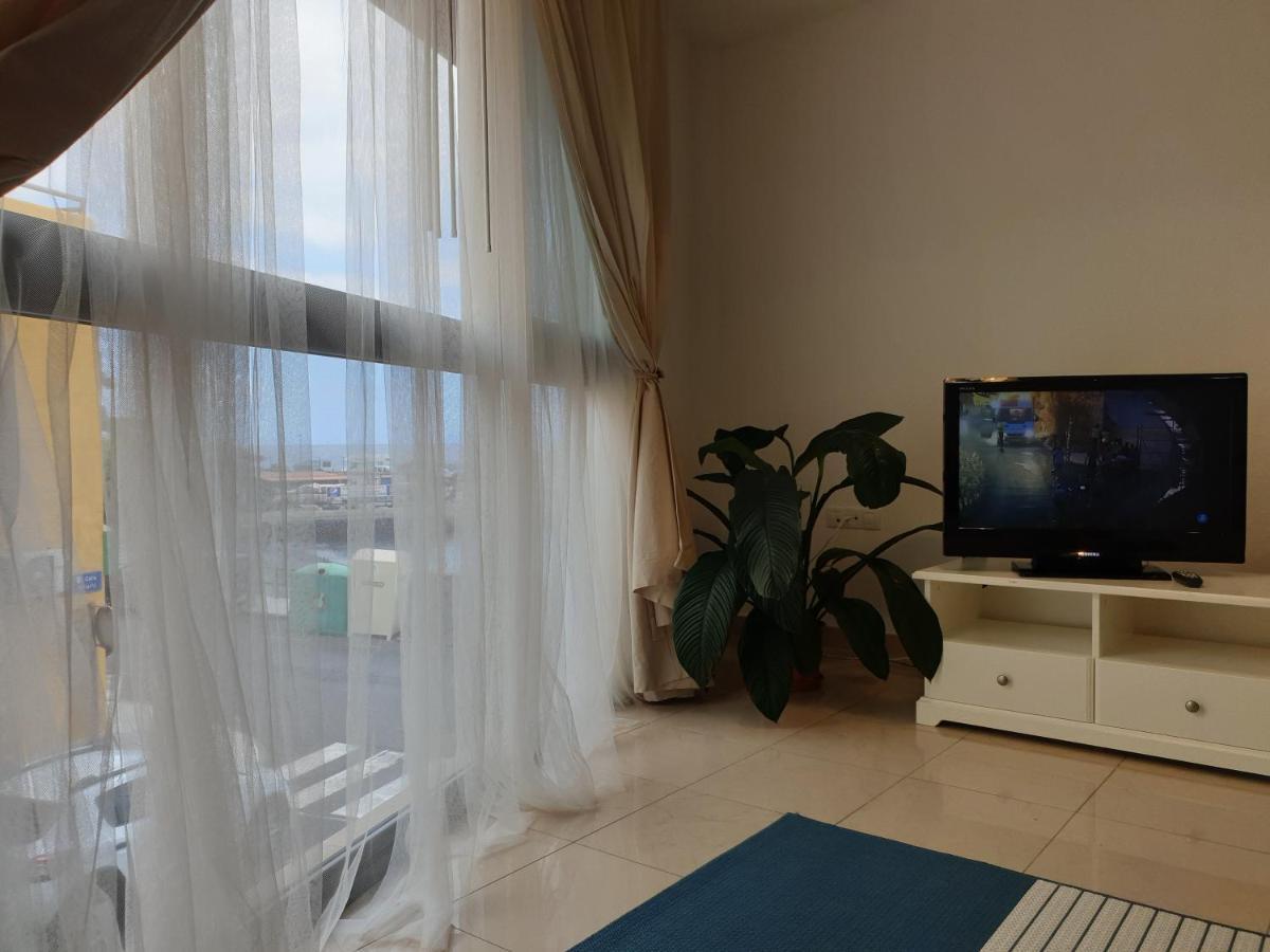 Apartamento Frente Al Puerto De Candelaria A 20 Metros De La Playa. Exterior photo